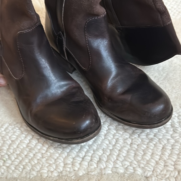 Authentic UGG Australia Cassis brown leather riding boot. Women's 8.5 - Picture 4 of 9